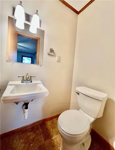 $335,000 | 1612 Country Club Road, Atchison, KS 66002