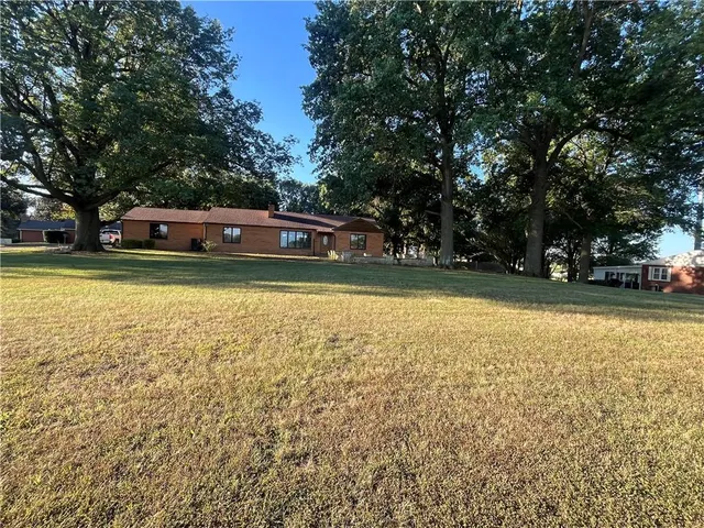 $335,000 | 1612 Country Club Road, Atchison, KS 66002