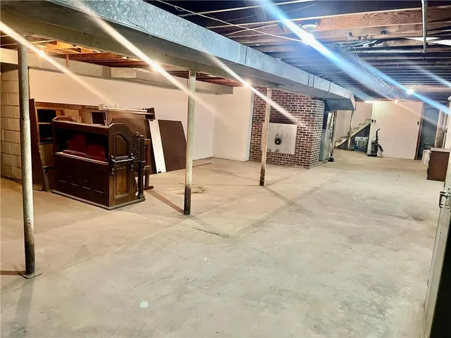 $335,000 | 1612 Country Club Road, Atchison, KS 66002