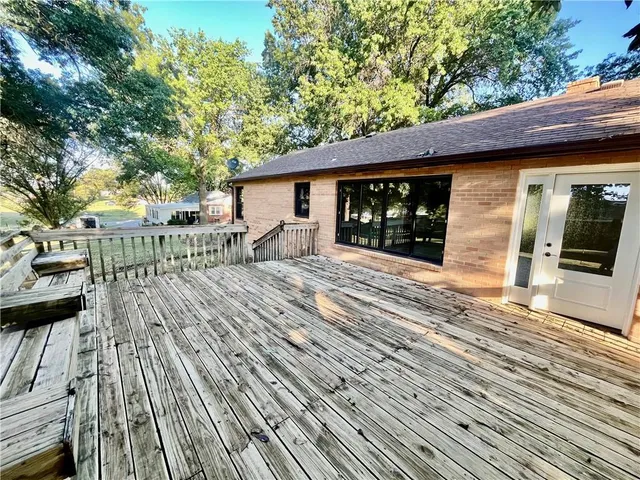 $335,000 | 1612 Country Club Road, Atchison, KS 66002