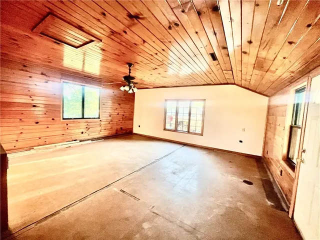 $335,000 | 1612 Country Club Road, Atchison, KS 66002