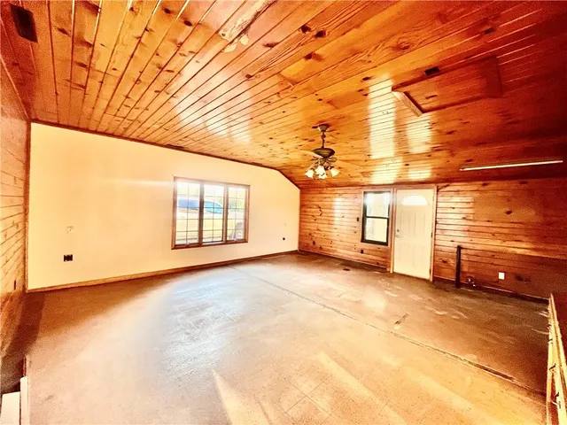 $335,000 | 1612 Country Club Road, Atchison, KS 66002