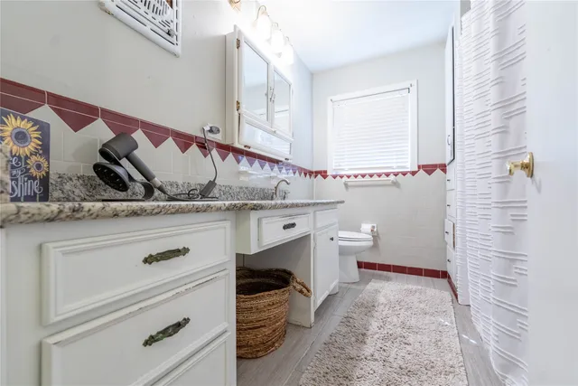 $675,000 | 1733 Creek Drive, Houston, TX 77055