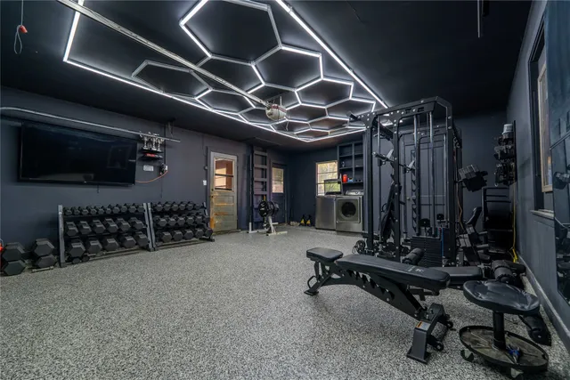 $675,000 | 1733 Creek Drive, Houston, TX 77055