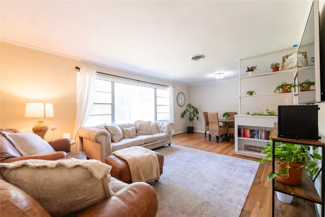 $675,000 | 1733 Creek Drive, Houston, TX 77055