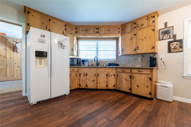 $675,000 | 1733 Creek Drive, Houston, TX 77055