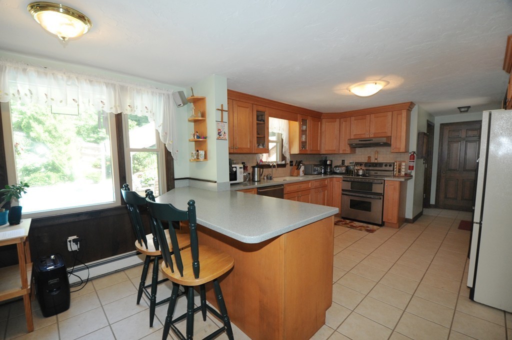 208 Clark Road Plymouth, MA 02360 - Photo 4 of 29 Gallery Image 4