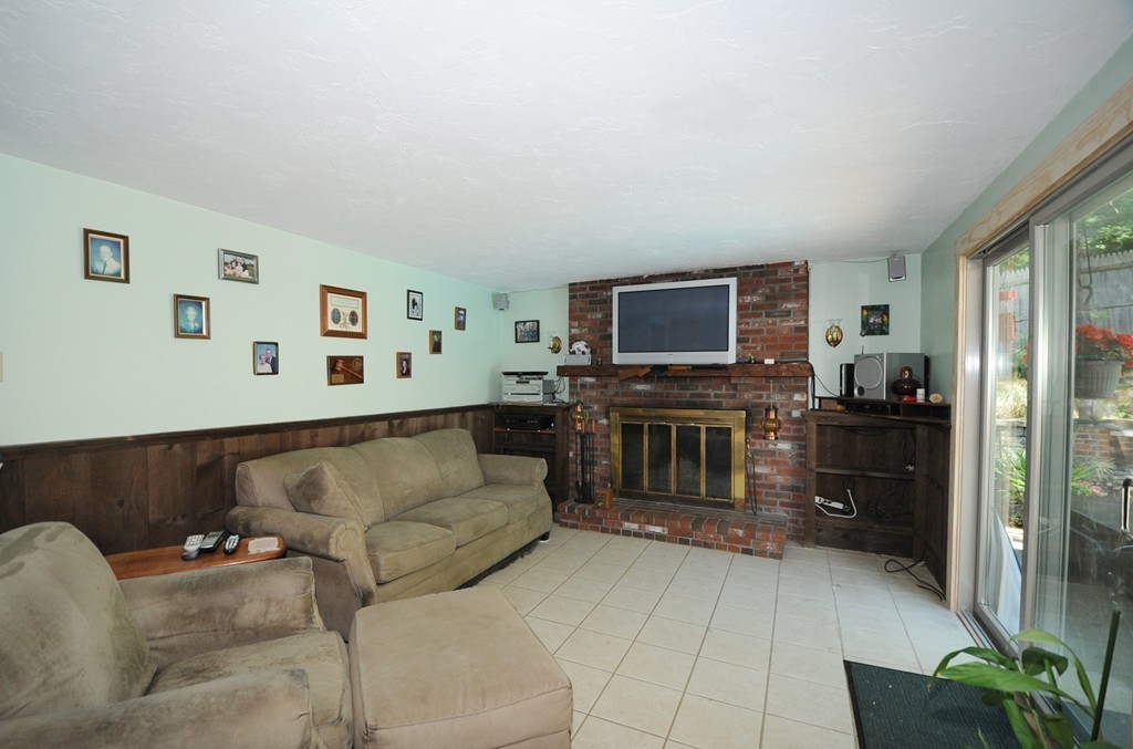 208 Clark Road Plymouth, MA 02360 - Photo 5 of 29 Gallery Image 5