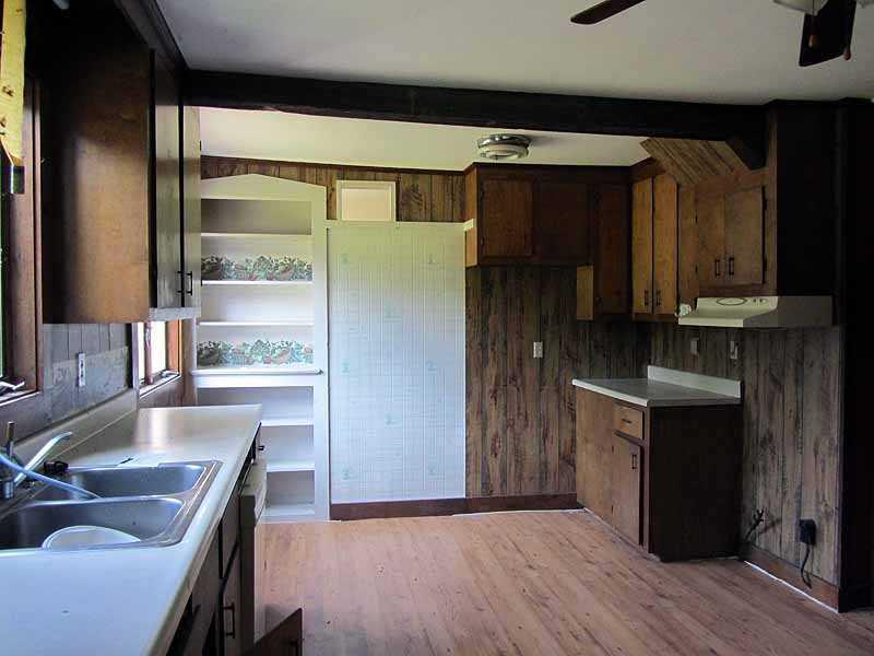 70 Snowball Hill Road New Harbor, ME 04554 - Photo 5 of 20 Kitchen.