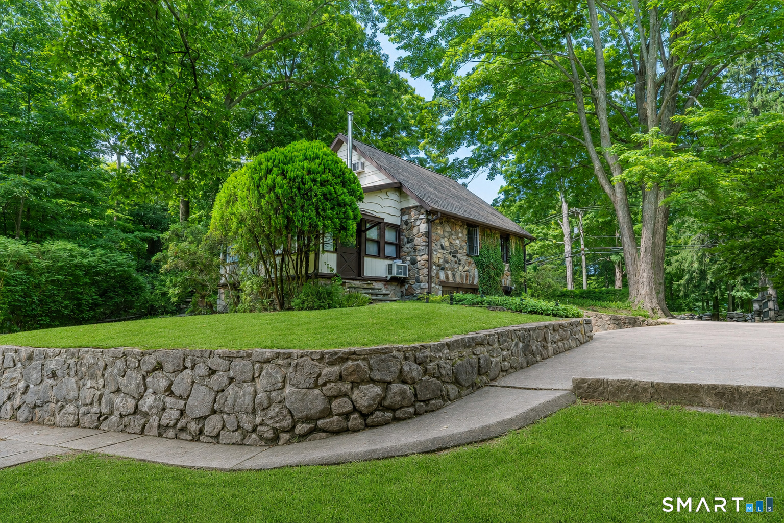 296 Bennetts Farm Road Ridgefield, CT 06877 - Photo 1 of 32 Gallery Image 1