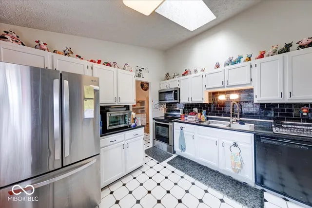 $325,999 | 628 Southridge Court, Westfield, IN 46074