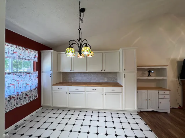 $325,999 | 628 Southridge Court, Westfield, IN 46074