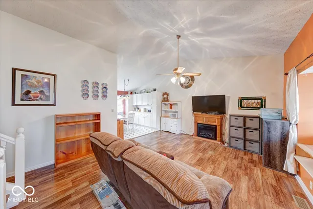 $325,999 | 628 Southridge Court, Westfield, IN 46074