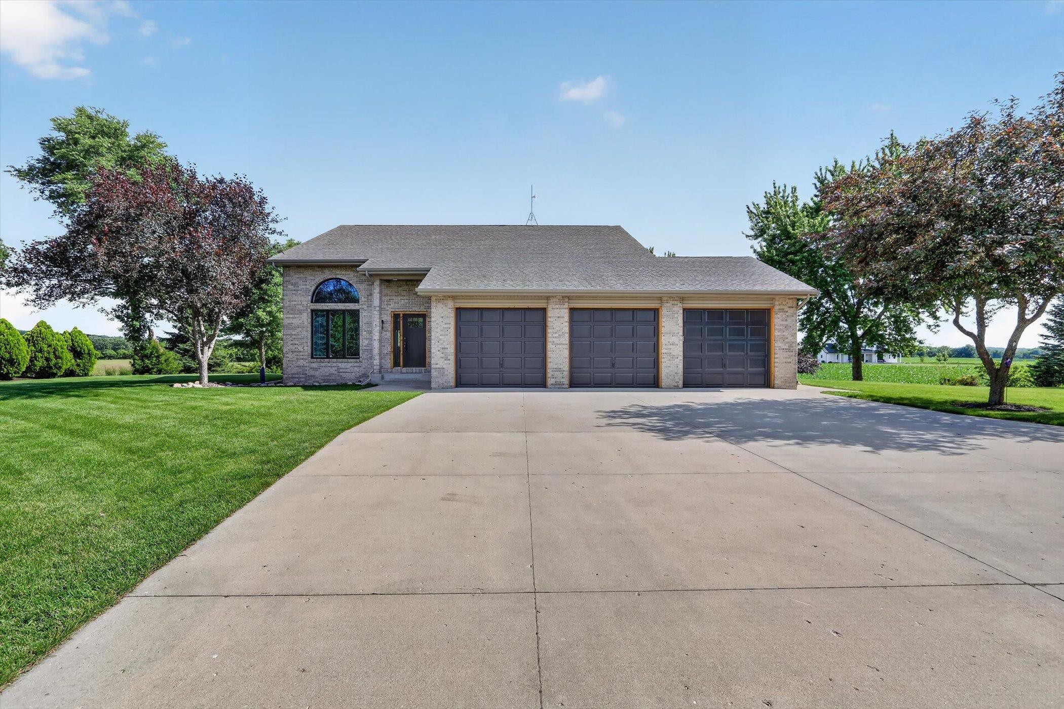 5542 East L T Townline Road Beloit, WI 53511 - Photo 4 of 55