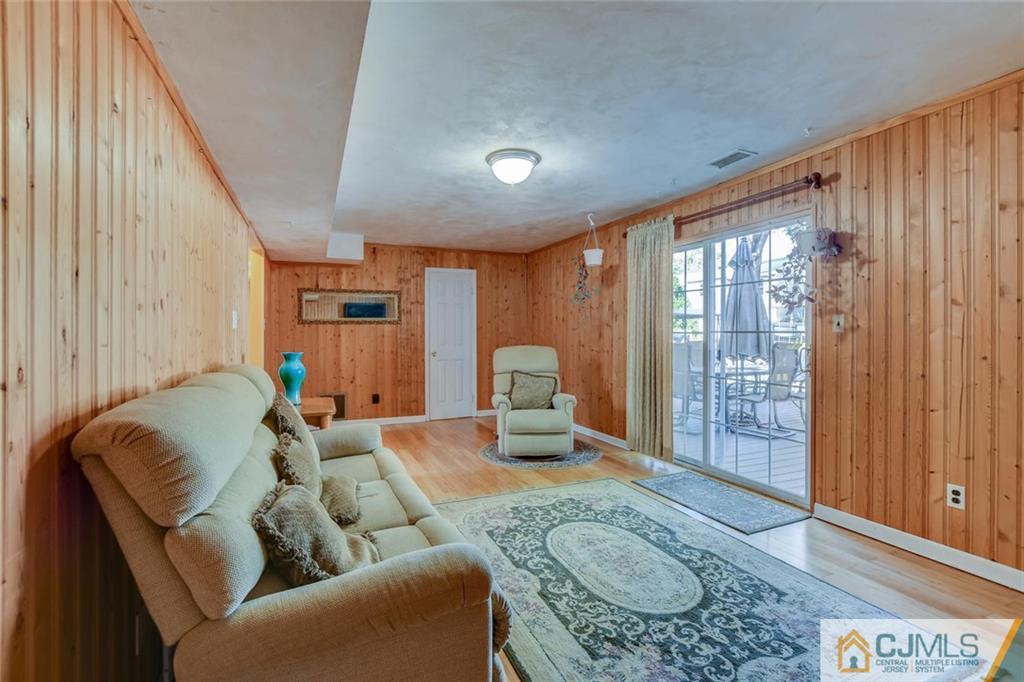 1205 Huron Road North Brunswick, NJ 08902 - Photo 18 of 22 Gallery Image 18