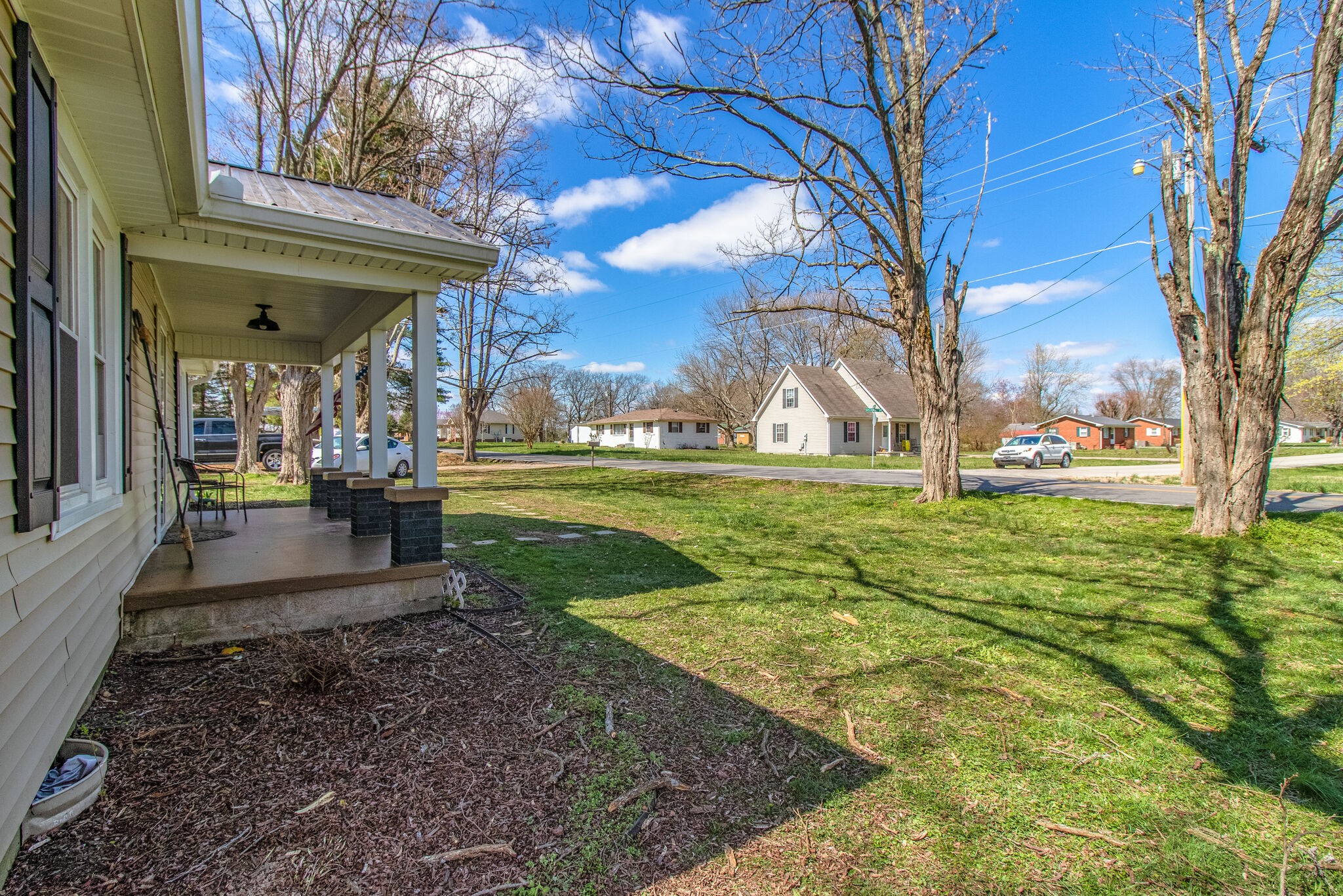 810 Days Road Lafayette, TN 37083 - Photo 5 of 20 a view of a park with large trees