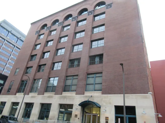 $399,900 | 250 Park Avenue, Unit 713, Minneapolis, MN 55415