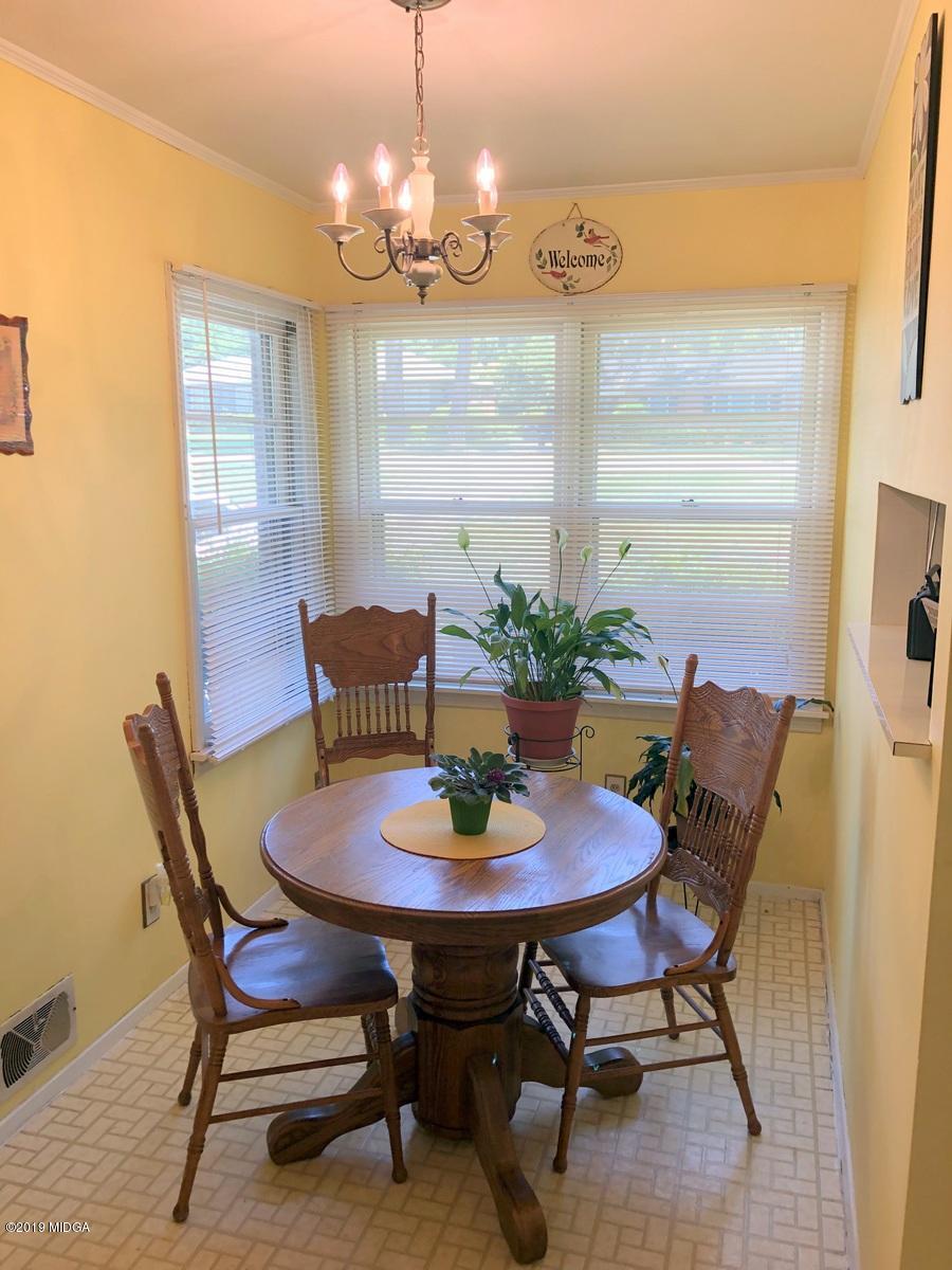 2874 Riverview Road Macon, GA 31204 - Photo 5 of 18 IMG_2409