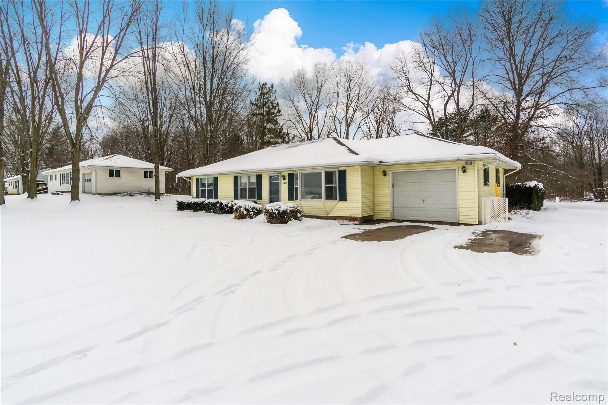 5419 Oak Grove Road Howell, MI 48855 - Photo 3 of 18 Exteriors (3 of 11).jpg