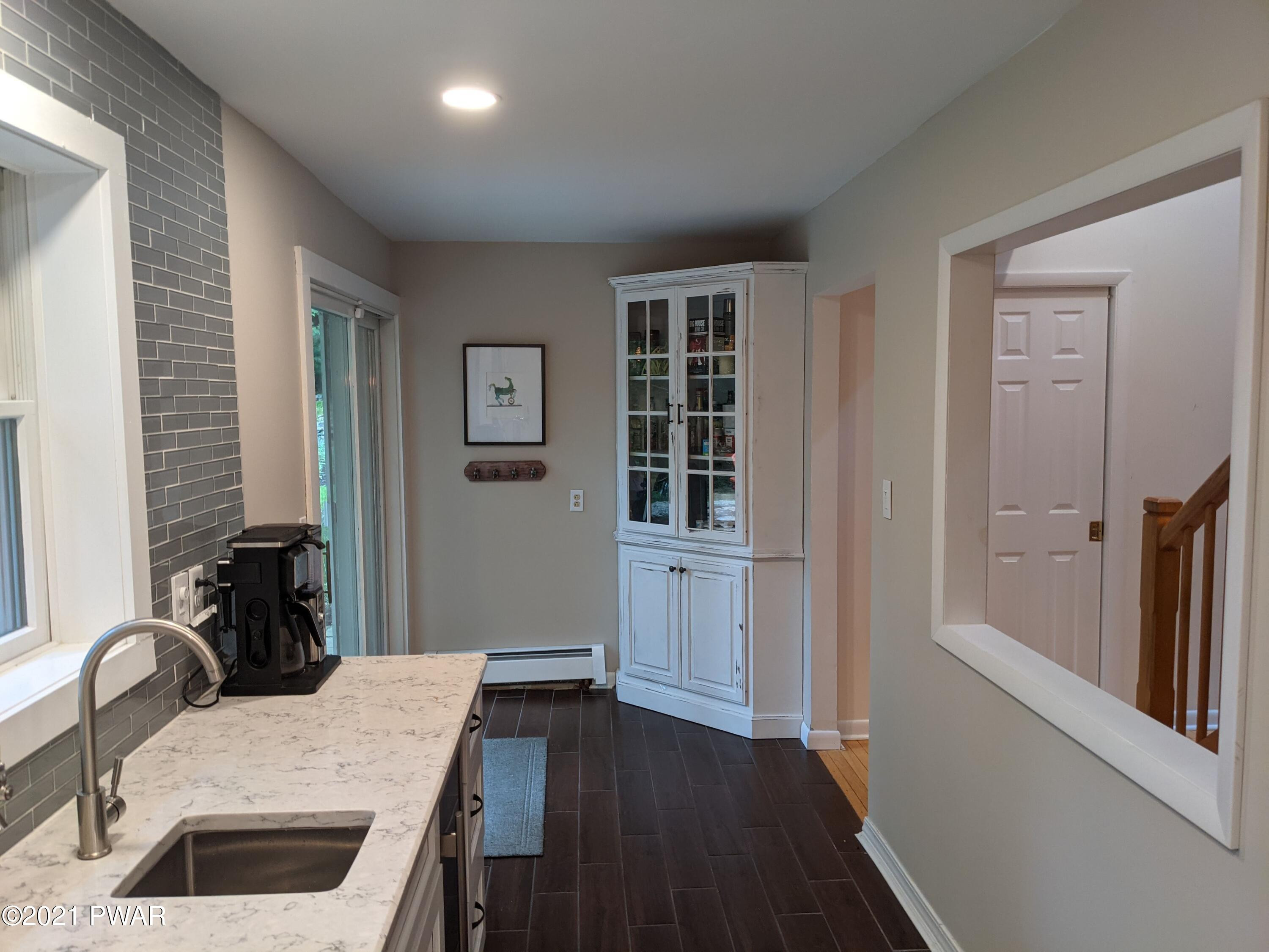 97 Reservoir Road Dallas, PA 18612 - Photo 16 of 48