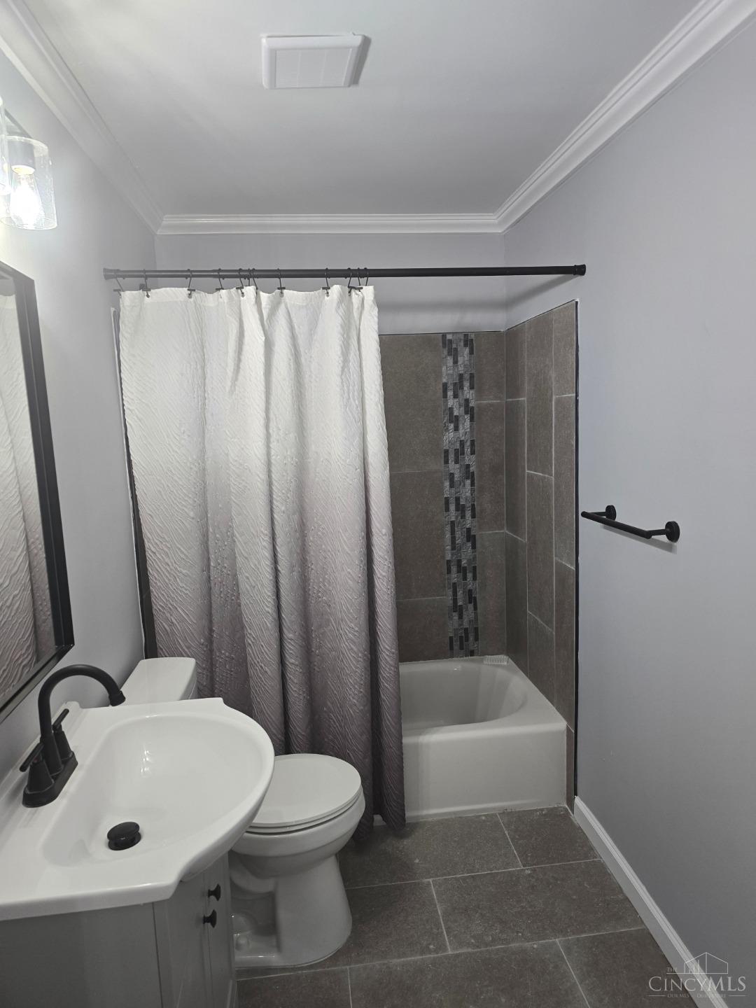 2212 Berry Road Amelia, OH 45102 - Photo 10 of 14 Gallery Image 10