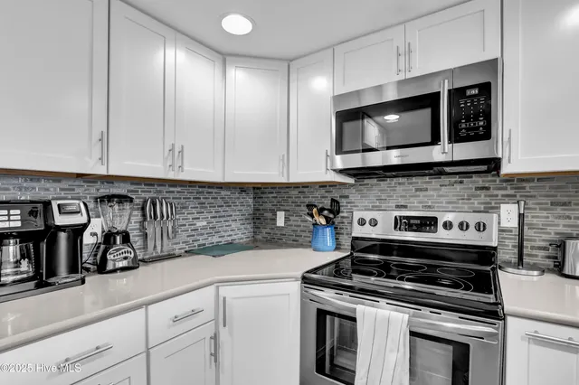 $1,600 | 2000 New River Inlet Road, Unit 2109, North Topsail Beach, NC 28460