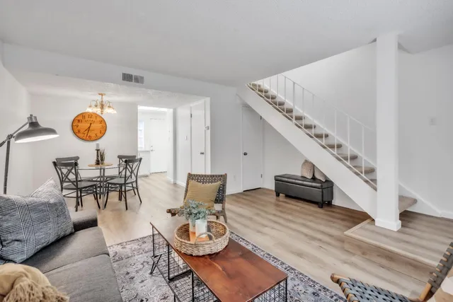 $275,000 | 1912 Benita Drive, Unit 1, Rancho Cordova, CA 95670