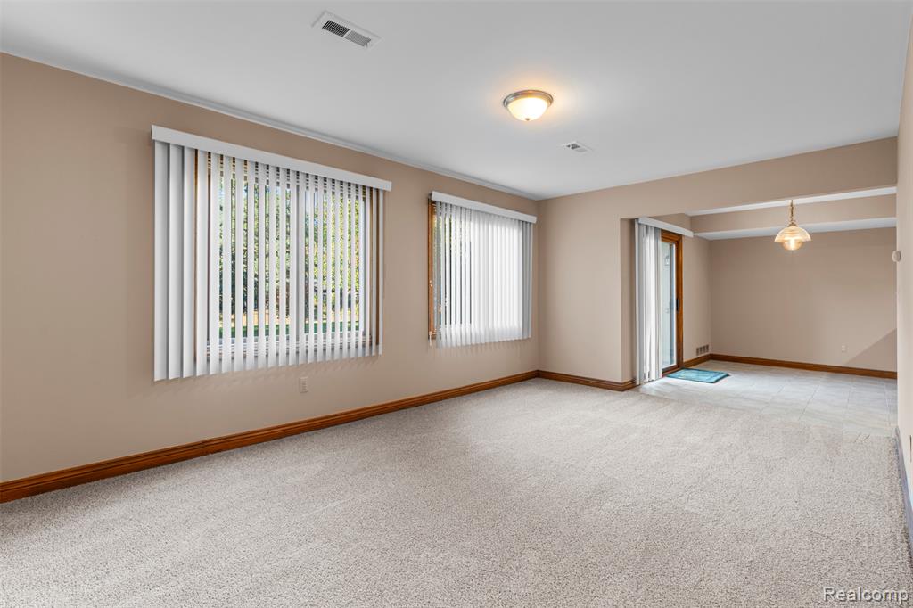 2289 Rochelle Park Drive Rochester Hills, MI 48309 - Photo 13 of 39