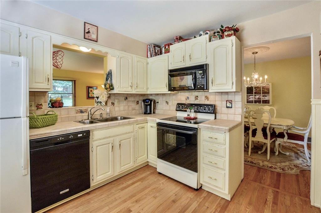 9621 Hilliard Road Pittsburgh, PA 15237 - Photo 9 of 25 Gallery Image 9