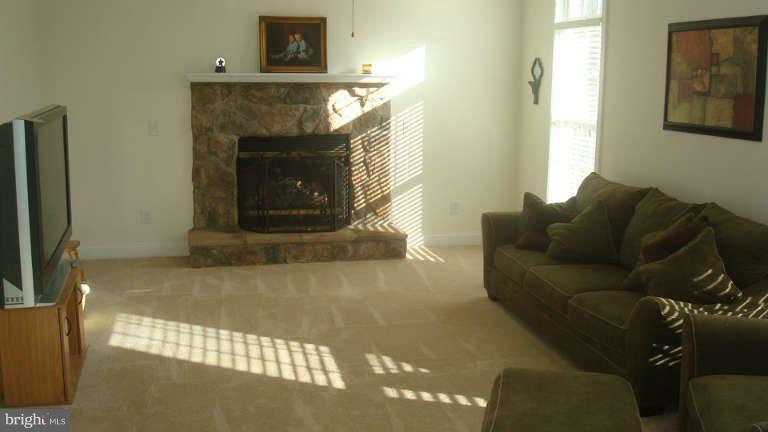 543 Park Road Severna Park, MD 21146 - Photo 6 of 30 Family Room