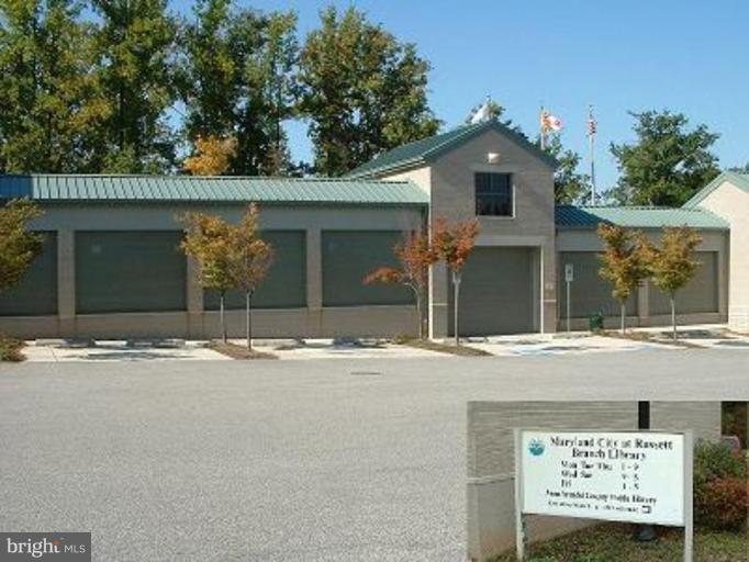 3000 Spice Bush Road Laurel, MD 20724 - Photo 18 of 23 Library