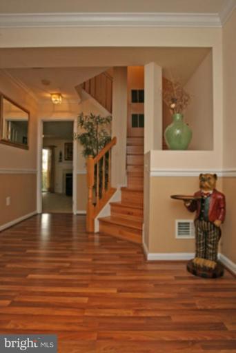 3000 Spice Bush Road Laurel, MD 20724 - Photo 5 of 23 Entrance / Foyer
