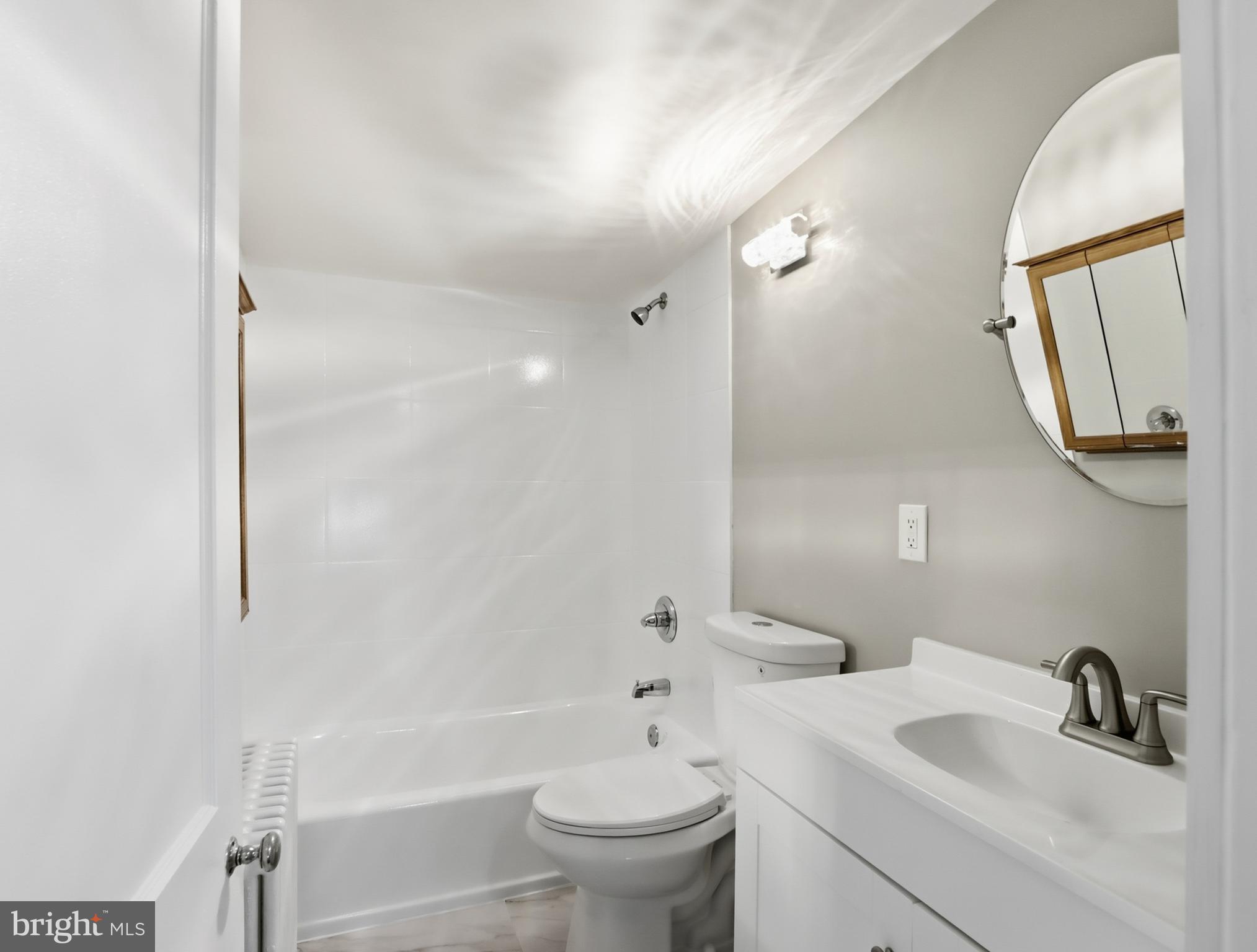 14207 Manor Road Phoenix, MD 21131 - Photo 24 of 36 Full Bathroom on Upper Level