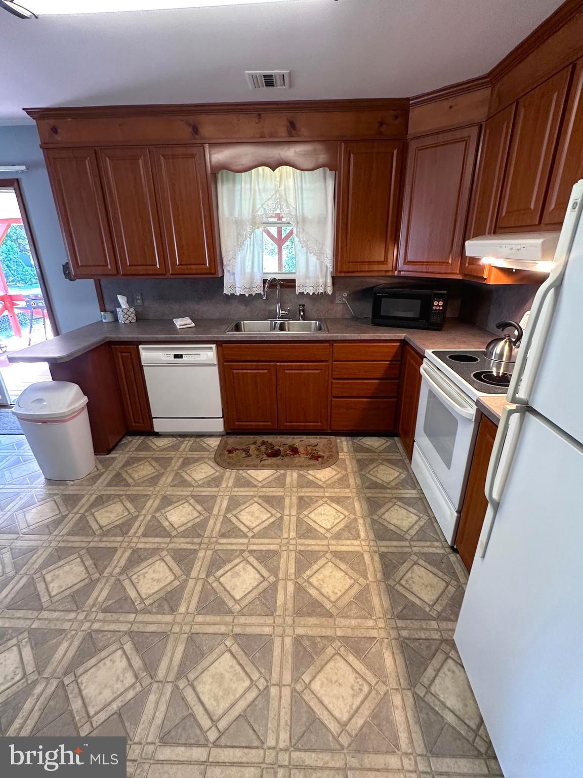 515 Vaughn Road Royersford, PA 19468 - Photo 16 of 49 kitchen