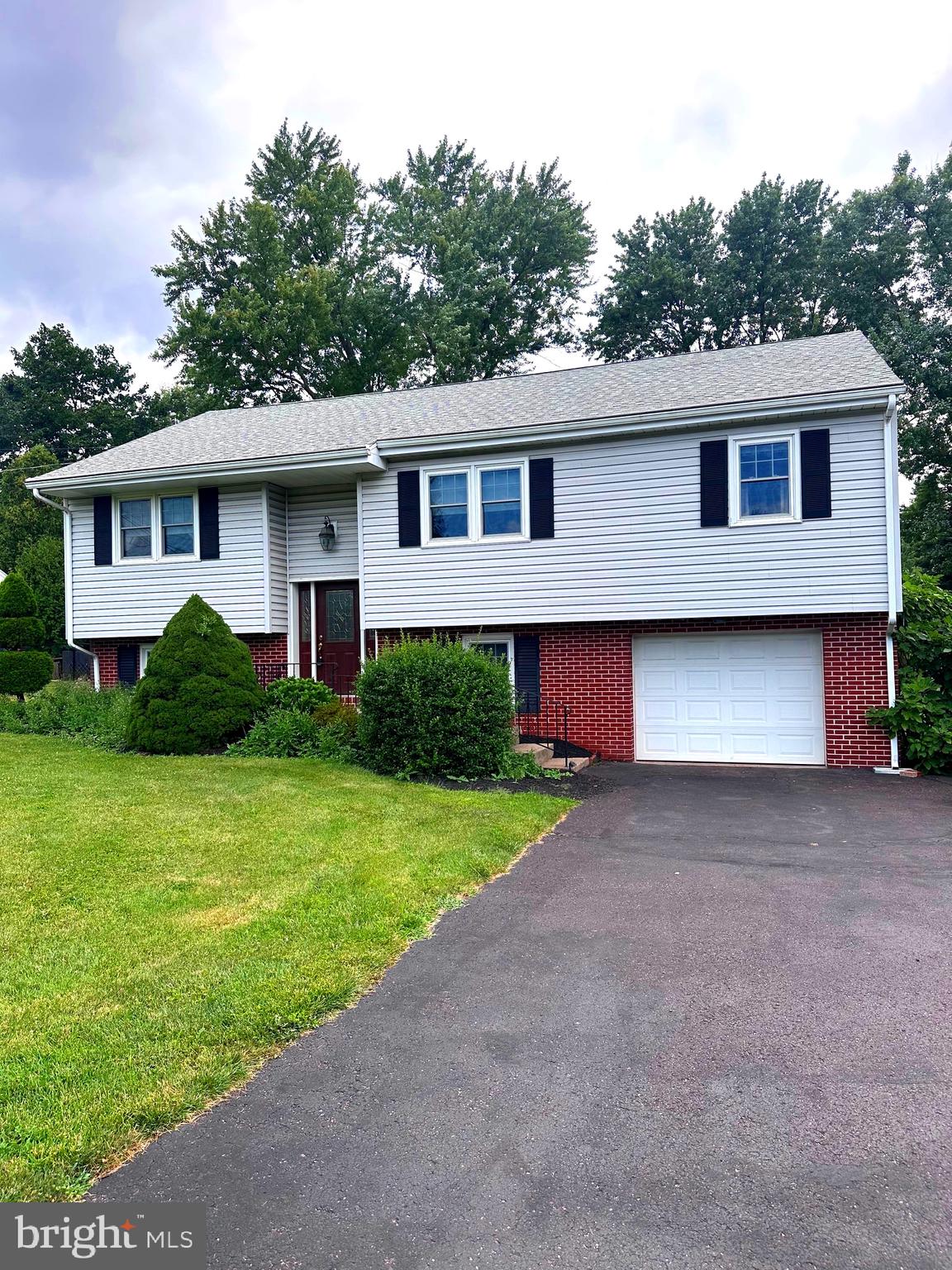 515 Vaughn Road Royersford, PA 19468 - Photo 2 of 49 exterior front