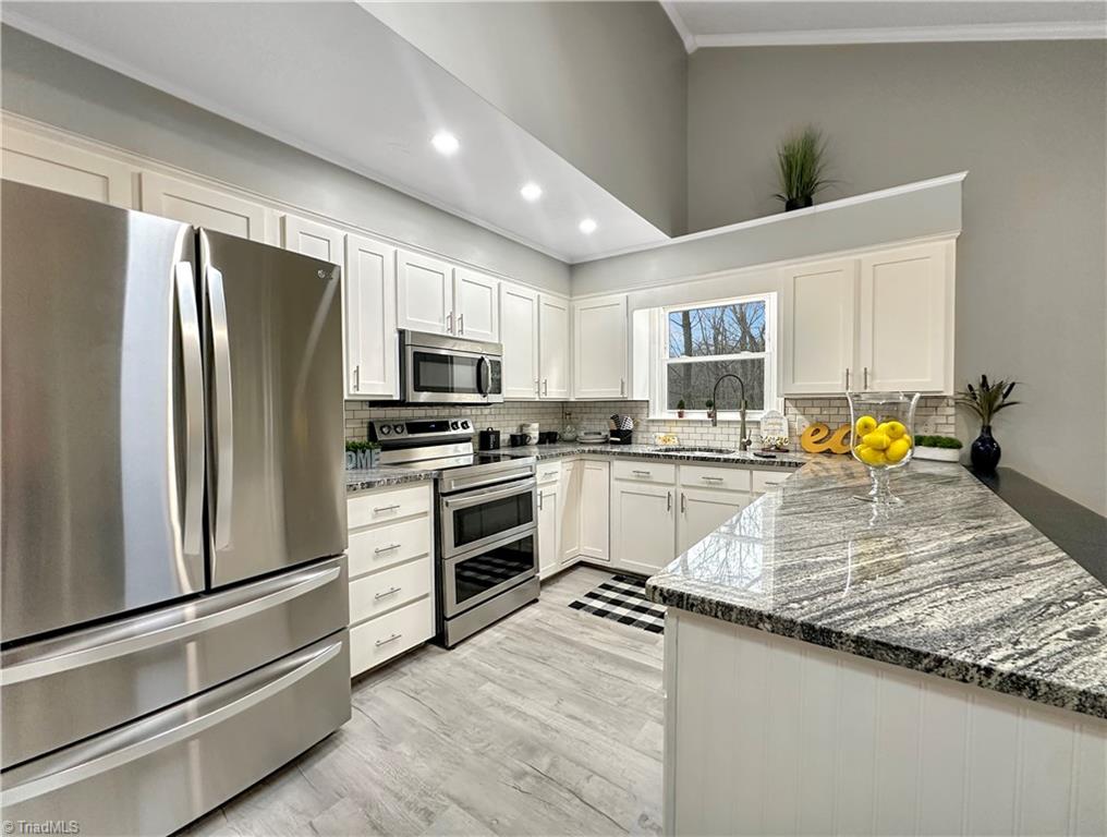 149 Stonebridge Road Purlear, NC 28665 - Photo 8 of 33