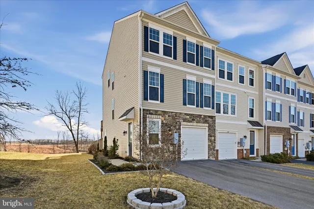$425,000 | 156 Solara Drive, Winchester, VA 22602