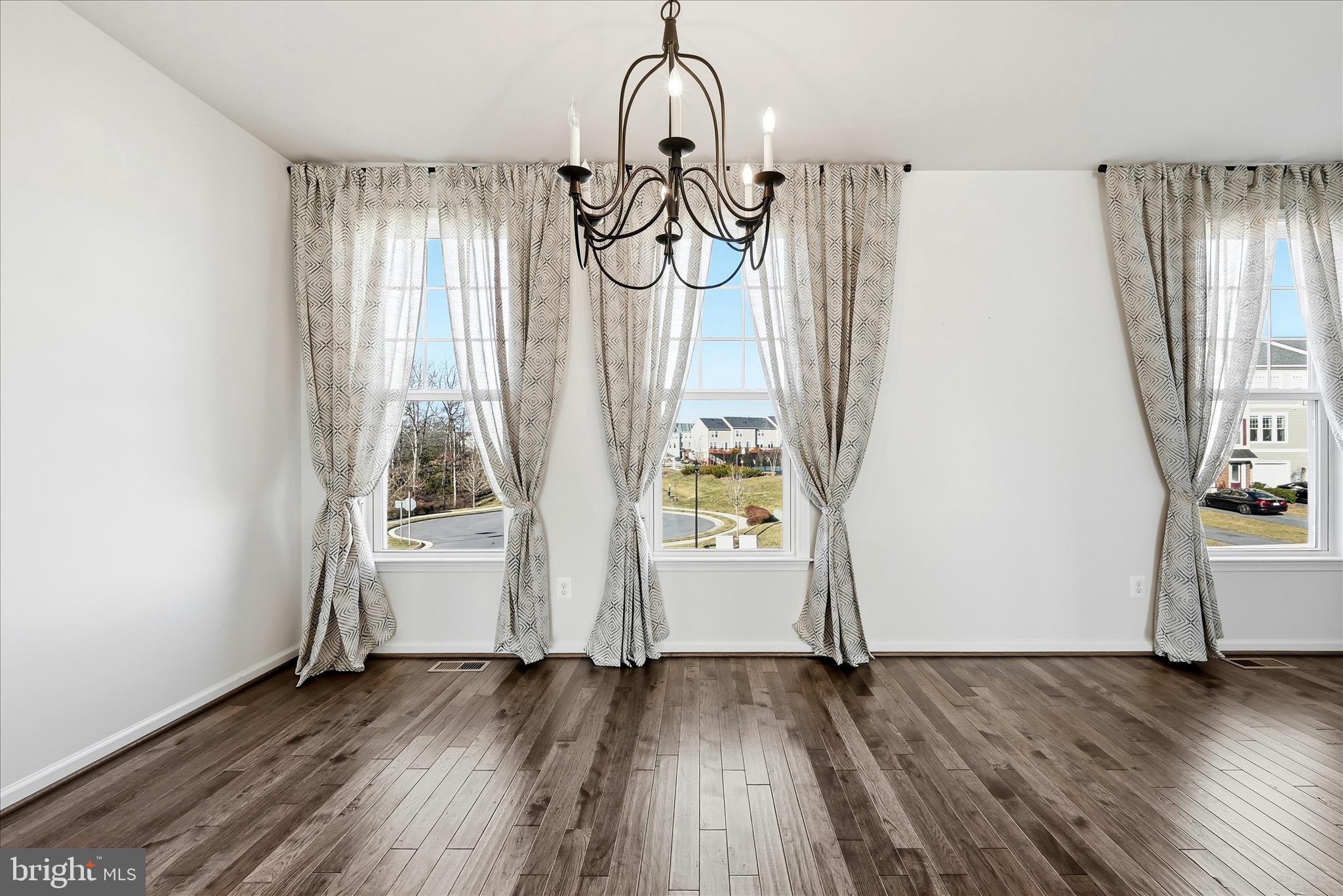 156 Solara Drive Winchester, VA 22602 - Photo 23 of 62 Dining Room