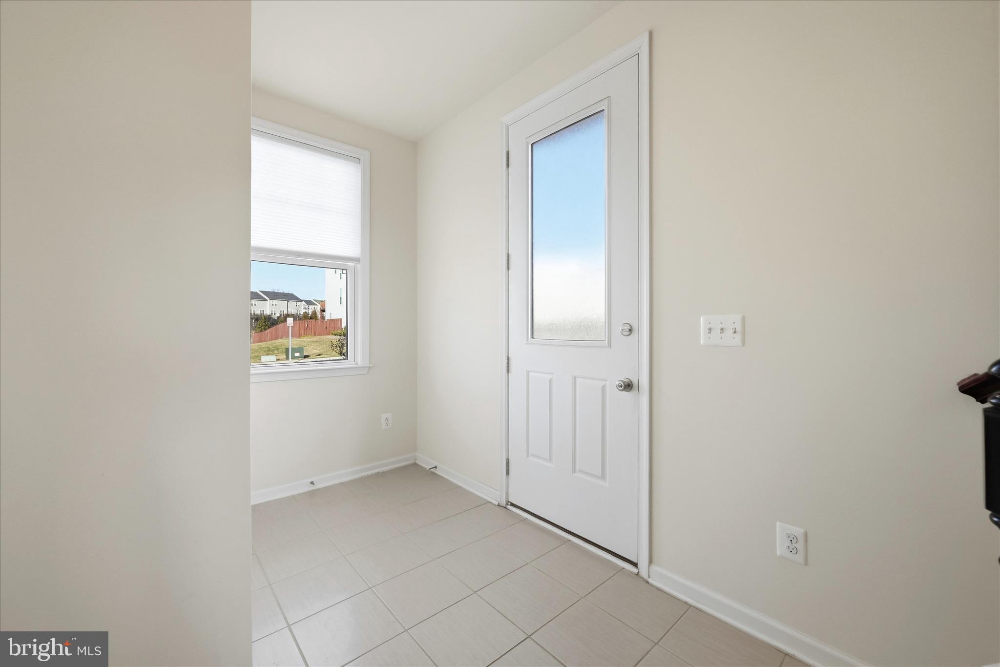 156 Solara Drive Winchester, VA 22602 - Photo 3 of 62 Entry