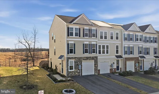 $425,000 | 156 Solara Drive, Winchester, VA 22602