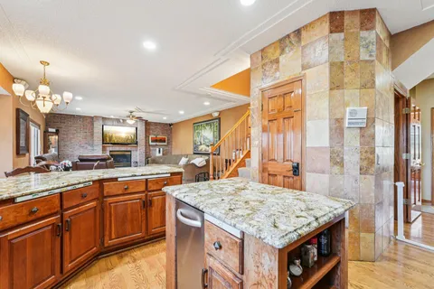 $1,190,000 | 18685 Highview Avenue, Lakeville, MN 55044