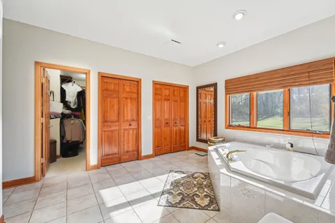 $1,190,000 | 18685 Highview Avenue, Lakeville, MN 55044