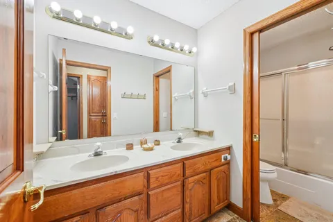 $1,190,000 | 18685 Highview Avenue, Lakeville, MN 55044