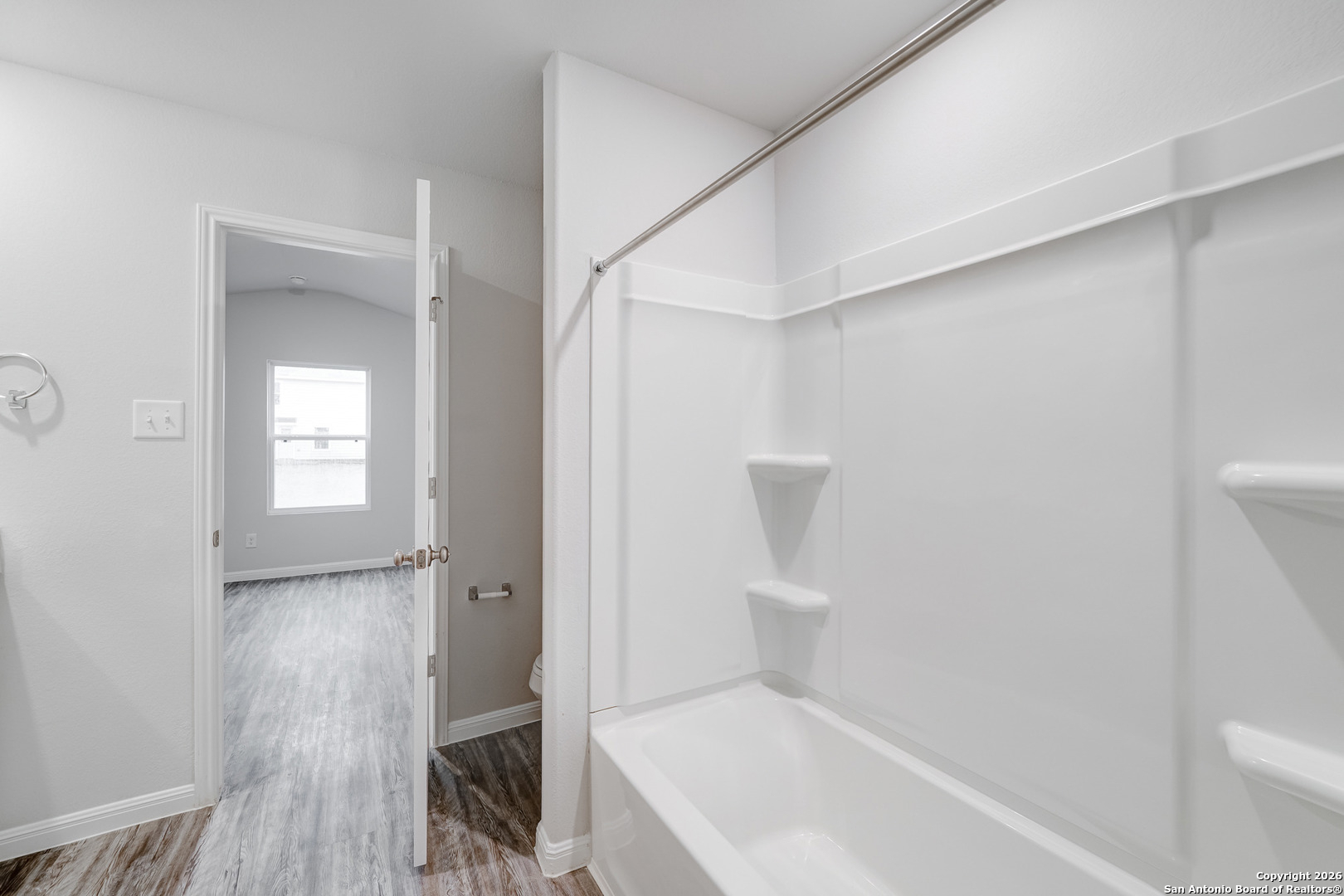 110 Sutton Place Uvalde, TX 78801 - Photo 6 of 12