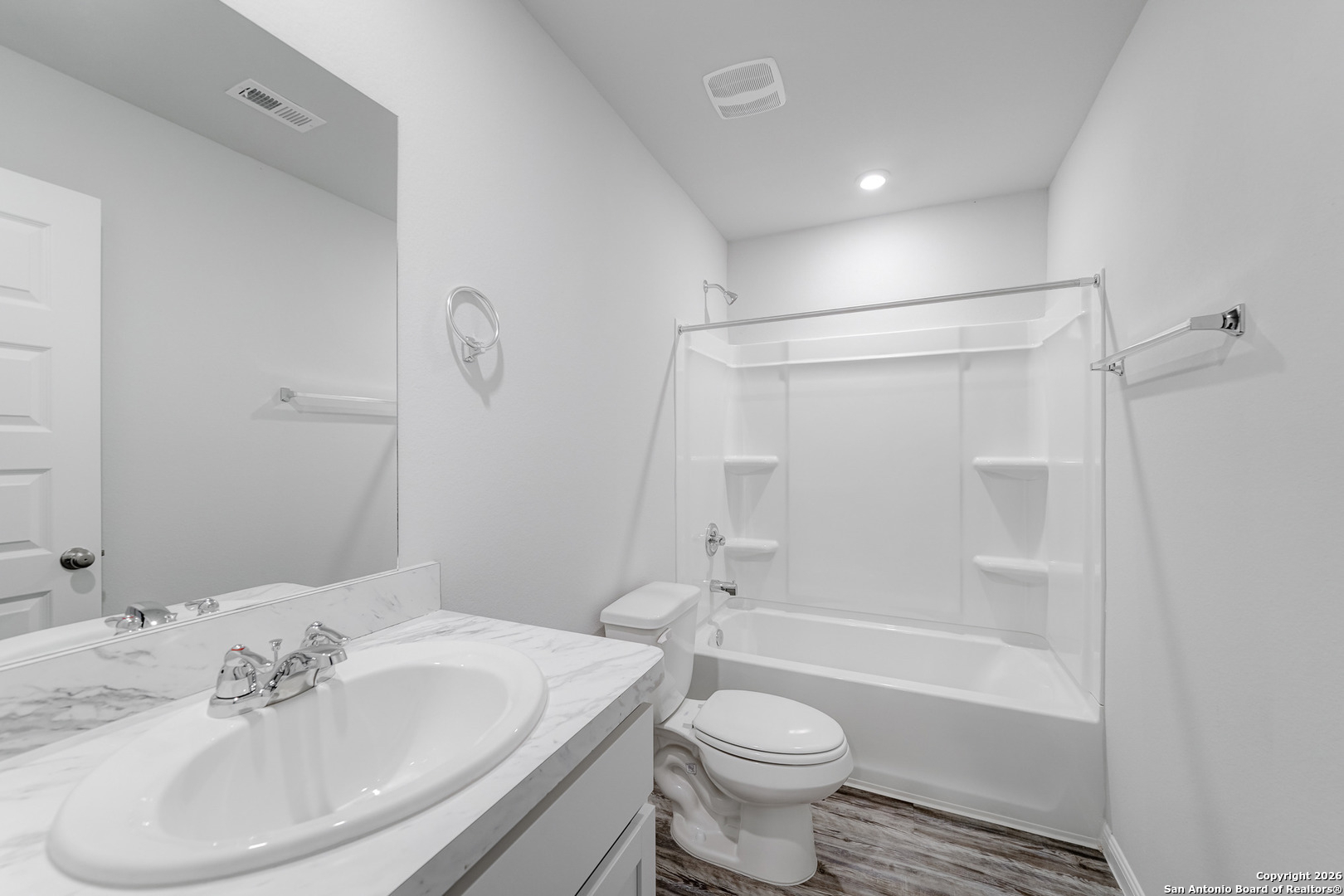 110 Sutton Place Uvalde, TX 78801 - Photo 7 of 12