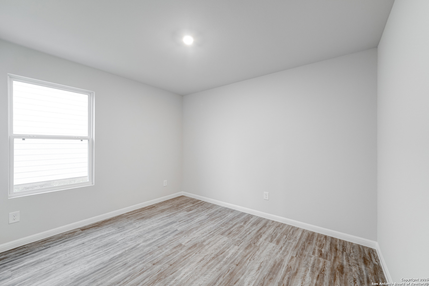 110 Sutton Place Uvalde, TX 78801 - Photo 10 of 12