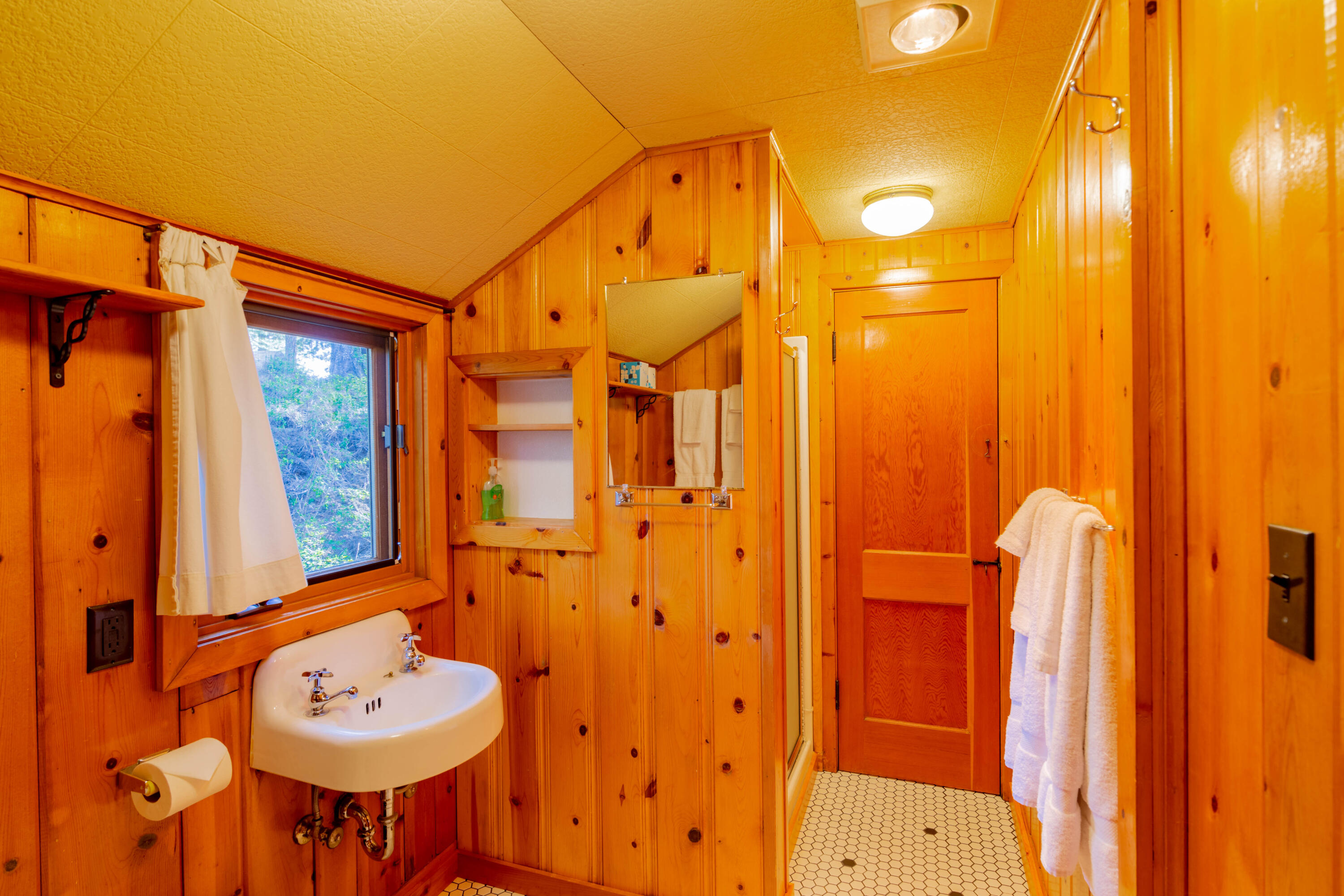 13375 Southwest Forest Service Road, Unit 3 U2 Camp Sherman, OR 97730 - Photo 8 of 27