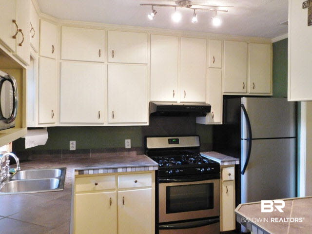 27 Chadwick Court Mobile, AL 36606 - Photo 6 of 23