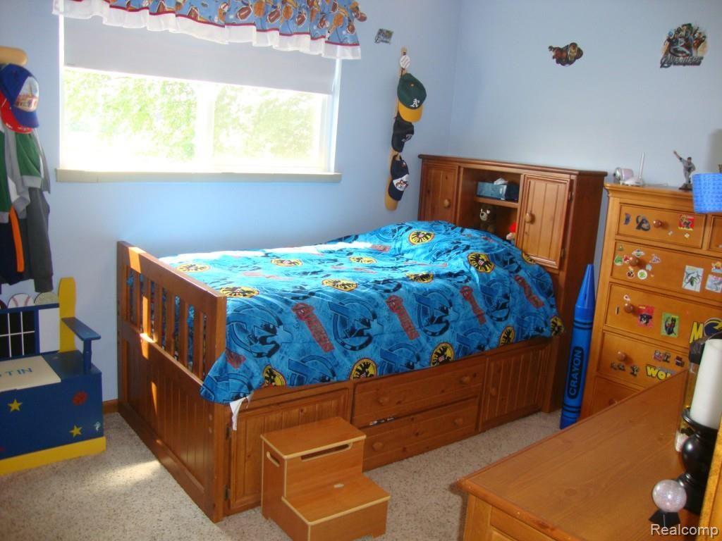 26296 Weigel Road New Boston, MI 48164 - Photo 13 of 25 Bedroom 3