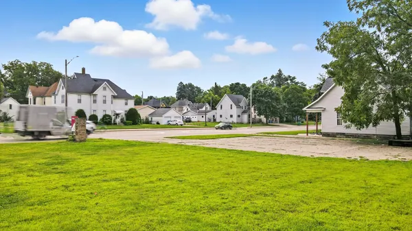 $155,000 | 330 South Oak Avenue, Owatonna, MN 55060